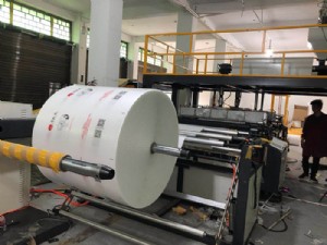 聚乙烯氣泡膜機(jī) 新型全自動(dòng)高速?gòu)?fù)合多層氣泡膜機(jī)組 緩沖PE氣泡膜02