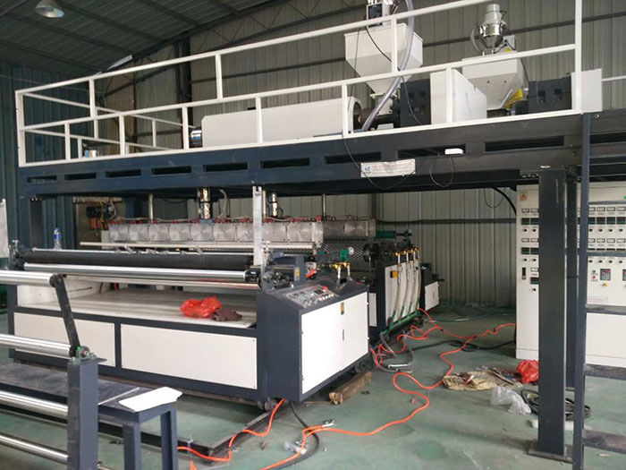 LS1600PE復合聚乙烯氣泡膜機 新型全自動高速多層復合氣泡膜機組01